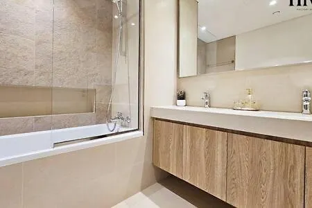 Stunning 2 Bed In Downtown Views Apartman Dubaj