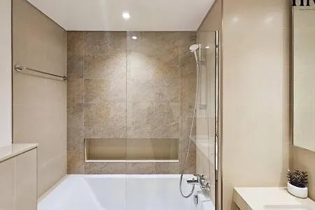 Stunning 2 Bed In Downtown Views Apartman Dubaj