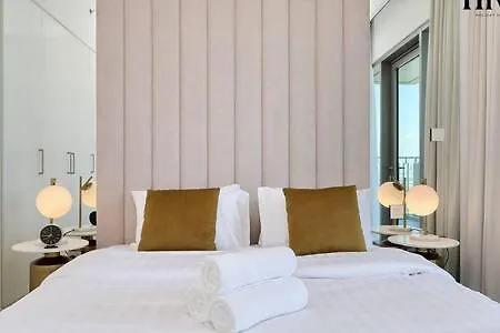 Stunning 2 Bed In Downtown Views Apartment Dubai